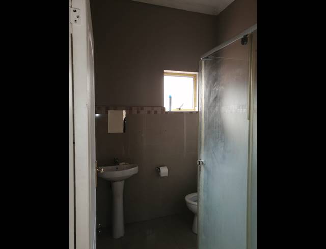 2 BEDROOM FLAT TO LET IN INANDA